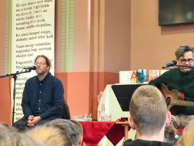 Zenés irodalmi előadás Varró Dániellel