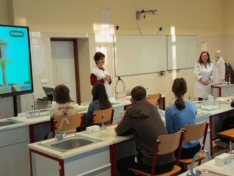 Ünneplő kémia az Arany Matinéban